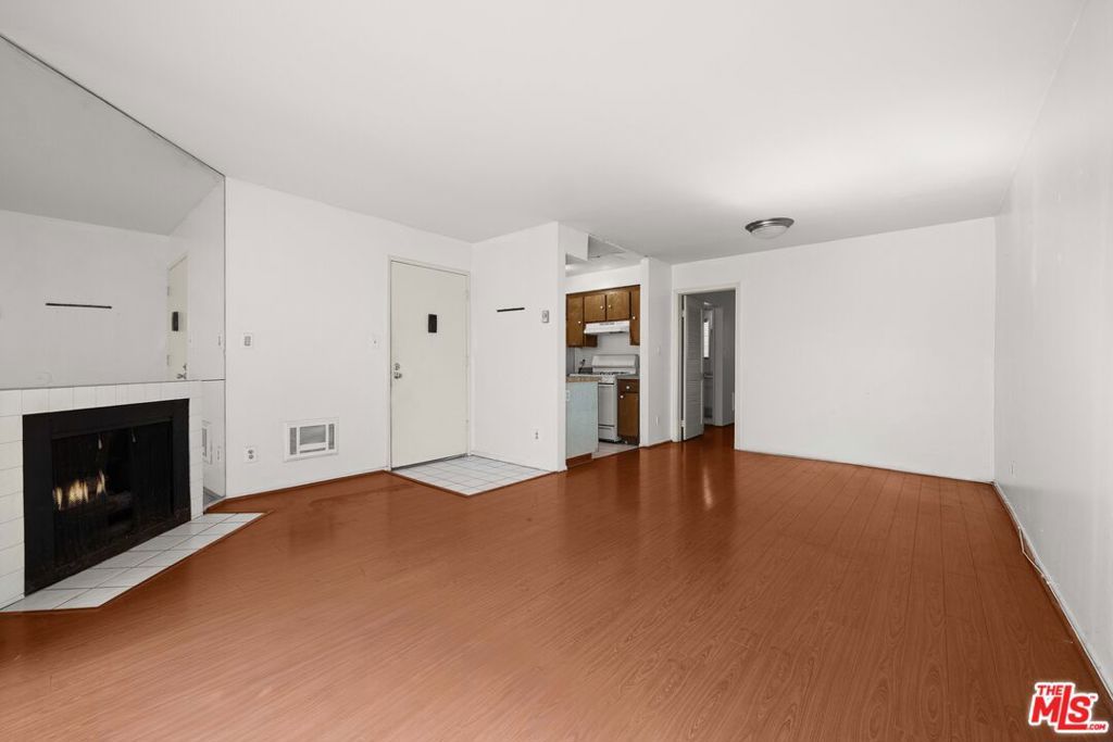 Photo of 10521 National Boulevard #106, Los Angeles, CA 90034 (MLS # 26647503)