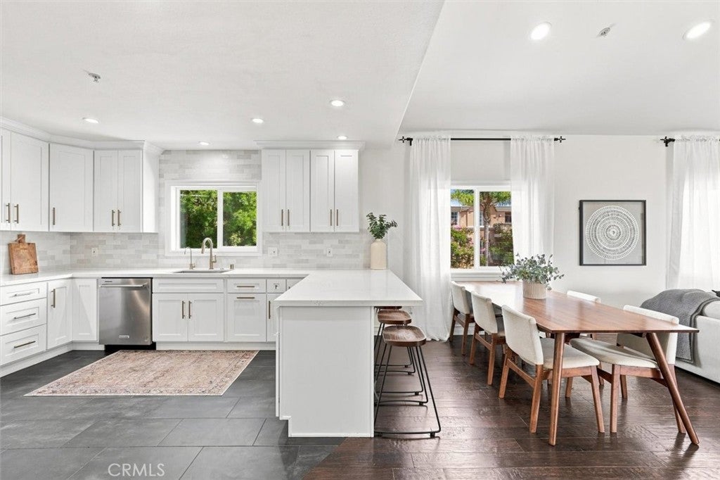 2723 Carnegie C