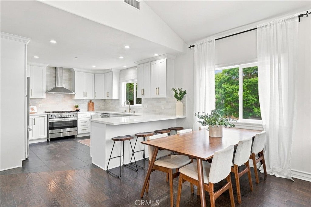 2723 Carnegie C