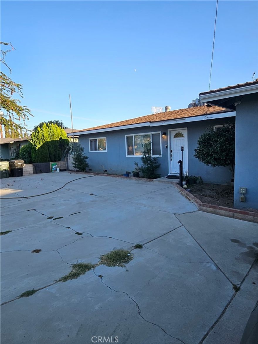 Charming 3-Bedroom Home on a Spacious Lot – Prime Location! Don’t miss this incredible opportunity! This conveniently located home puts you close to everything — just minutes from stores, shopping centers, schools, public transportation, and more. Whether you're running errands or commuting, everything you need is right at your fingertips.

This cozy home features 3 comfortable bedrooms and 1 full bathroom, making it perfect for families, first-time buyers, or investors. Sitting on an expansive lot, there's plenty of outdoor space for gardening, entertaining, or even future expansion. Garage was converted, this property has unpermitted bedroom and 1 bathroom a total of 4 bedrooms, 2 bathrooms.

With so much potential in such a desirable location, this one won’t last long, schedule your showing today! you must see it!!