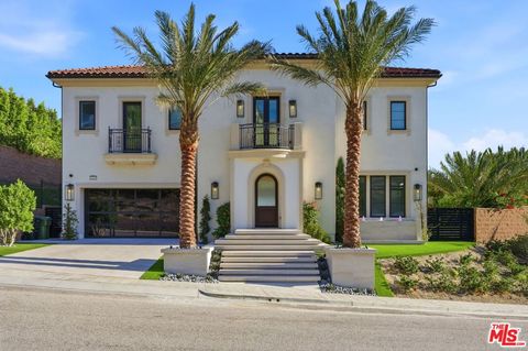 Photo of 20448 W Liverpool Way, Porter Ranch, CA 91326 (MLS # 26728187)
