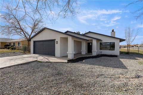 Photo of 12850 Lakota Rd Rd, Apple Valley, CA 92308 (MLS # HD25280608)