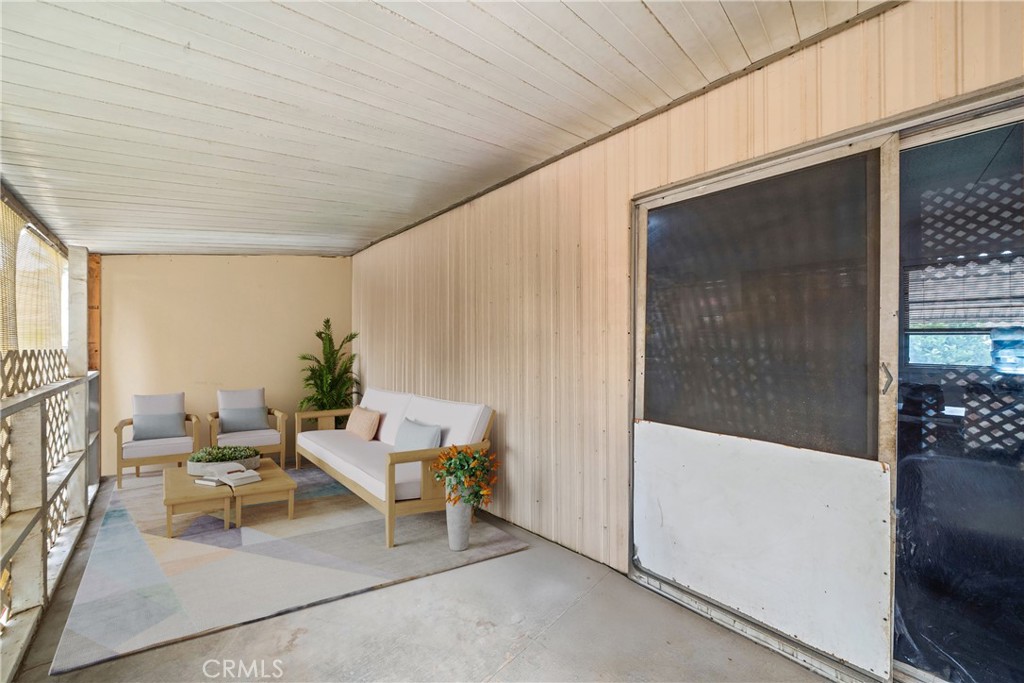2640 W Rialto Avenue 20