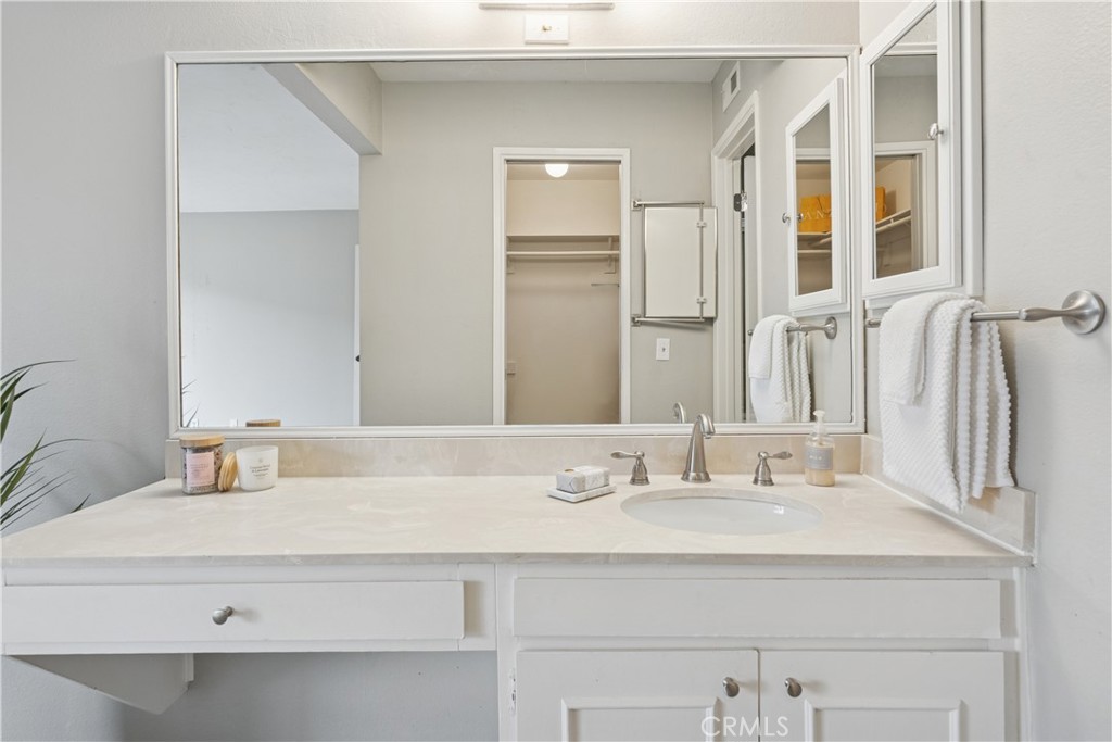 Huntington Landmark Townhomes (HLAN) - Residential