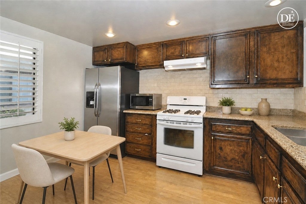 21555 Burbank 74