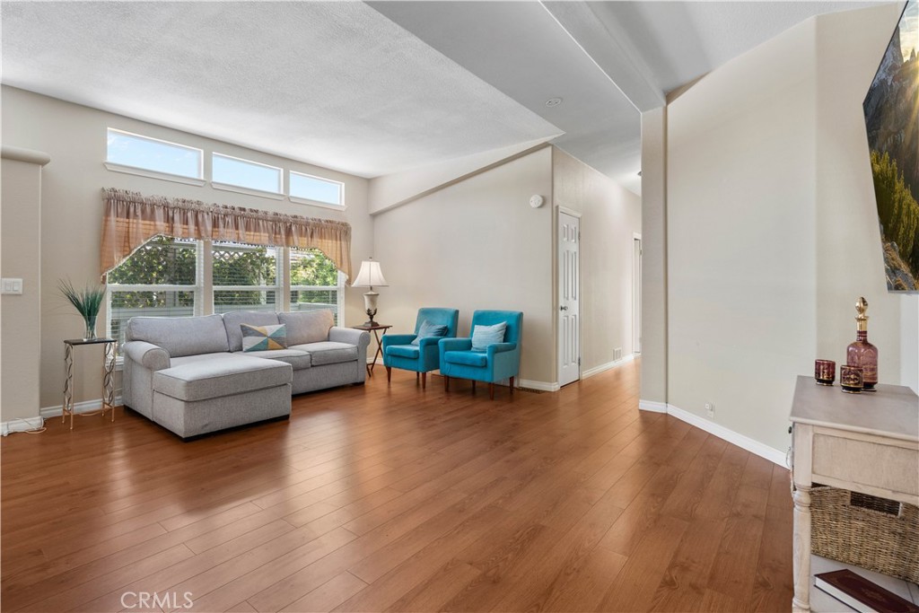 1245 W Cienega Avenue 181