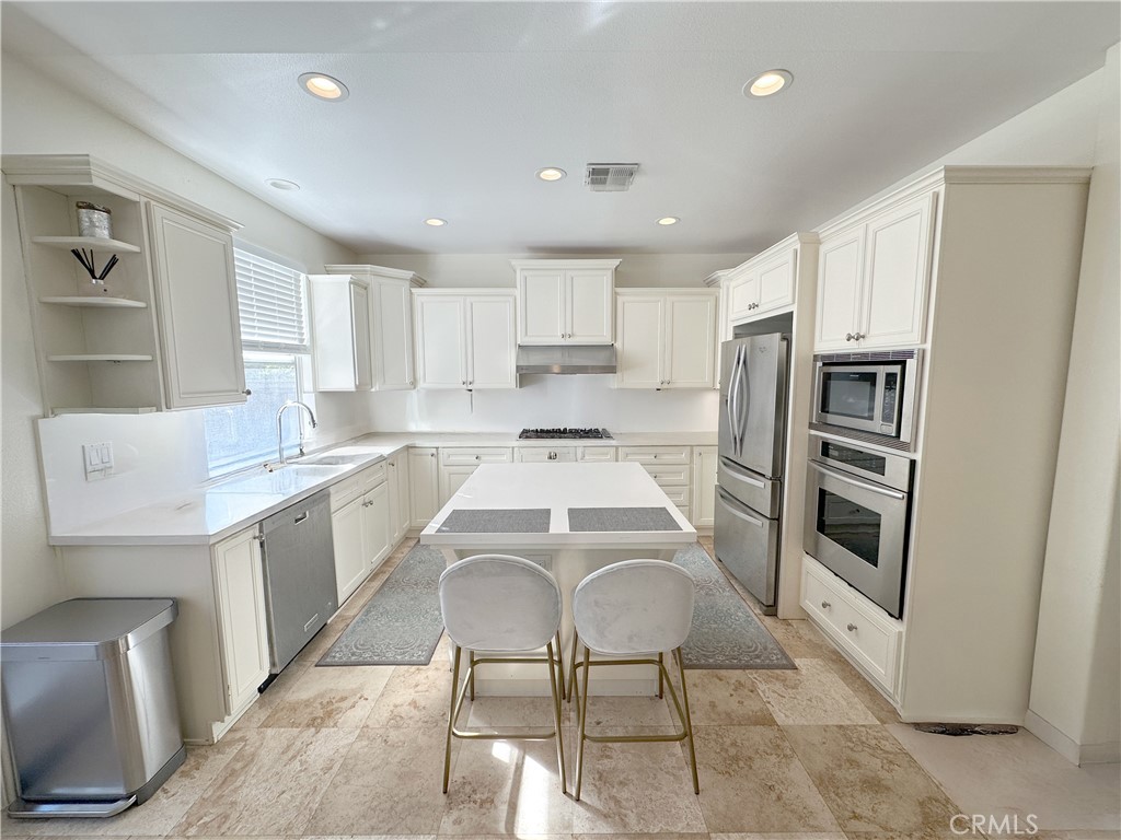 Properties 4 644 Milford