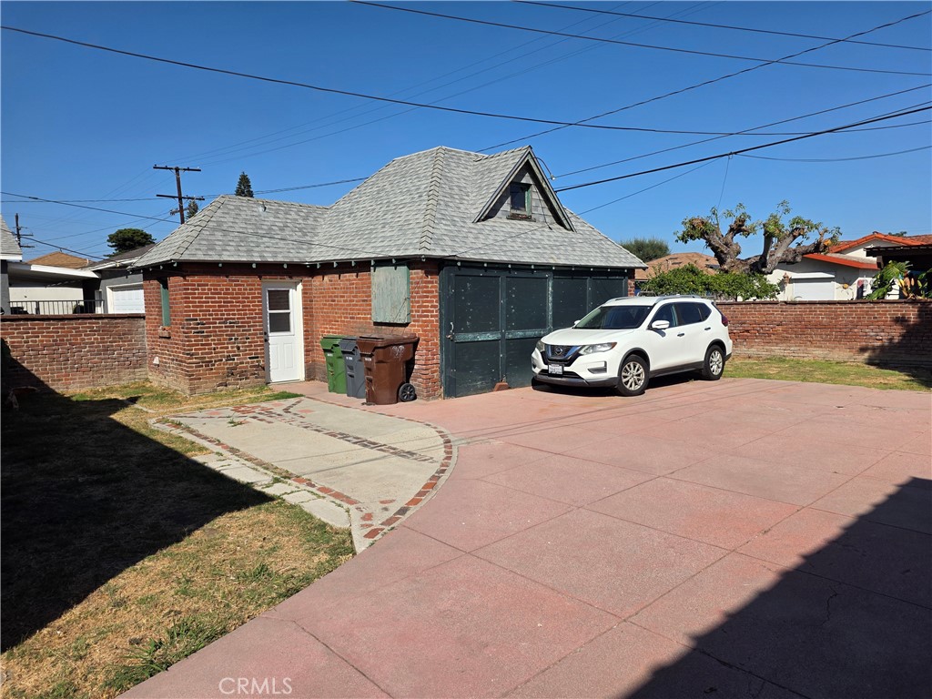 320 S Sloan