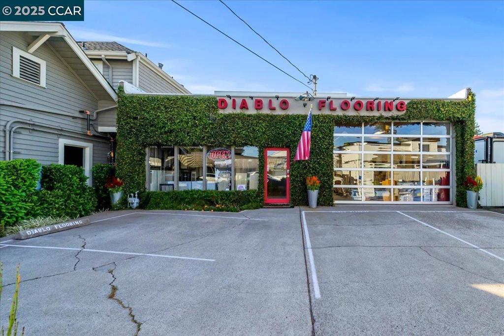112 W Linda Mesa Ave
