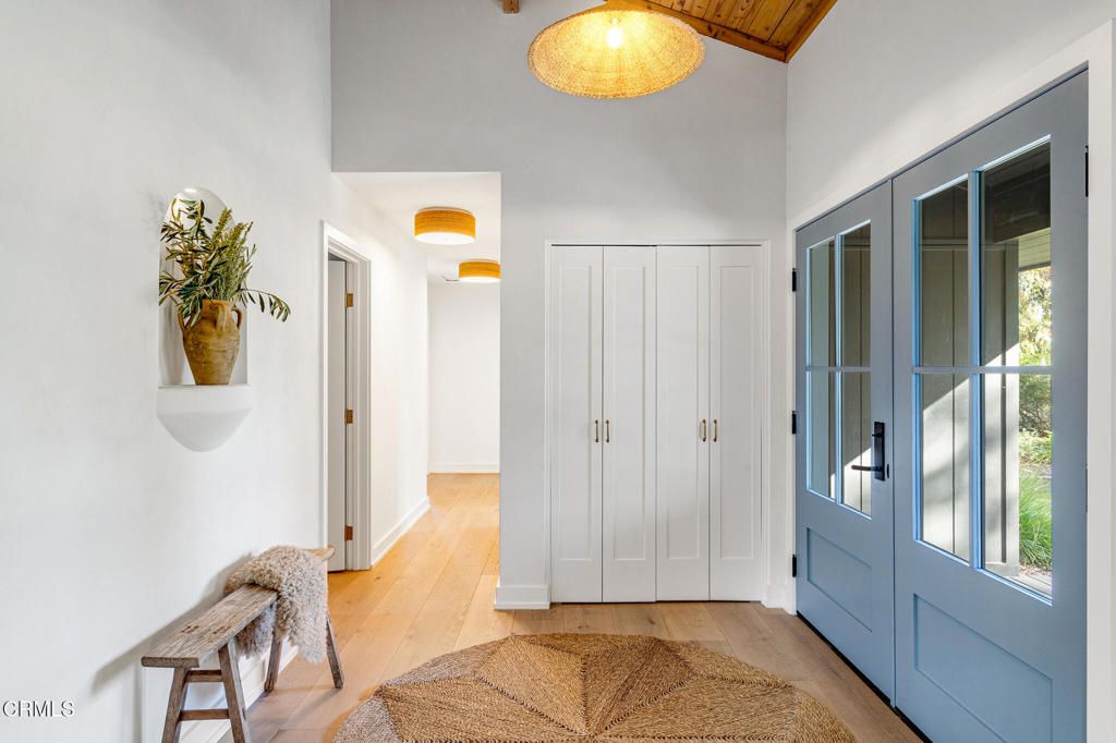 Photo of 1015 W El Roblar Drive, Ojai, CA 93023 (MLS # V1-35281)