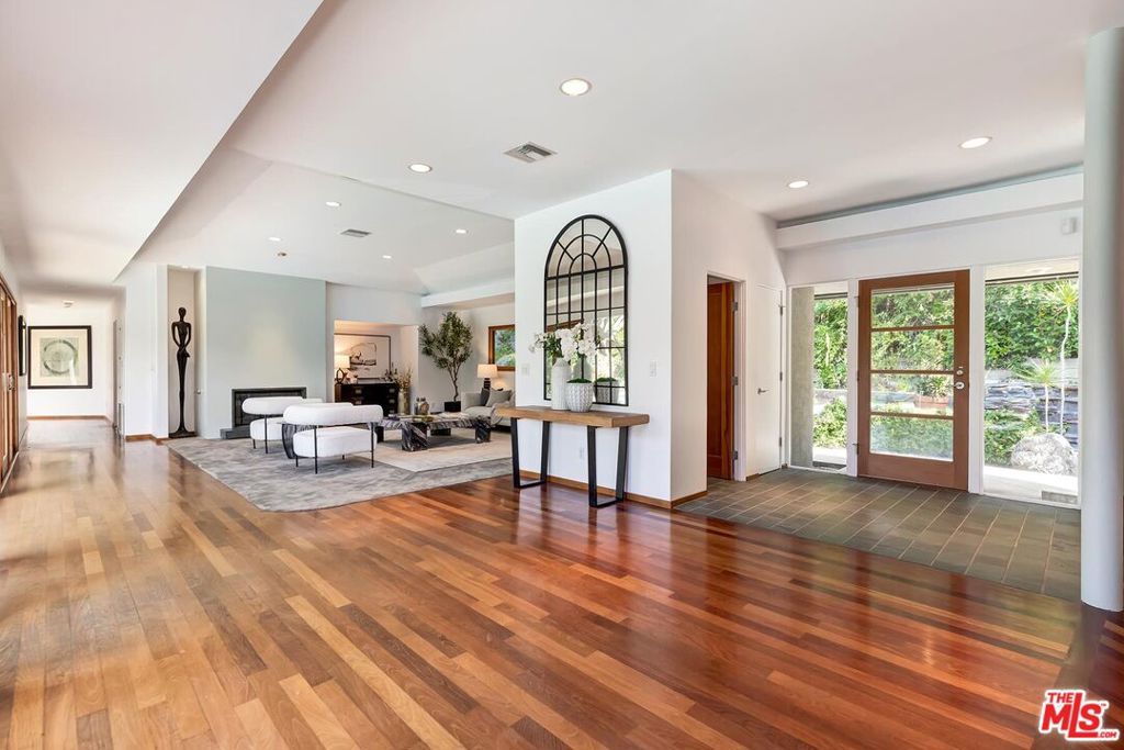 Photo of 4463 Bergamo Drive, Encino, CA 91436 (MLS # 26646271)