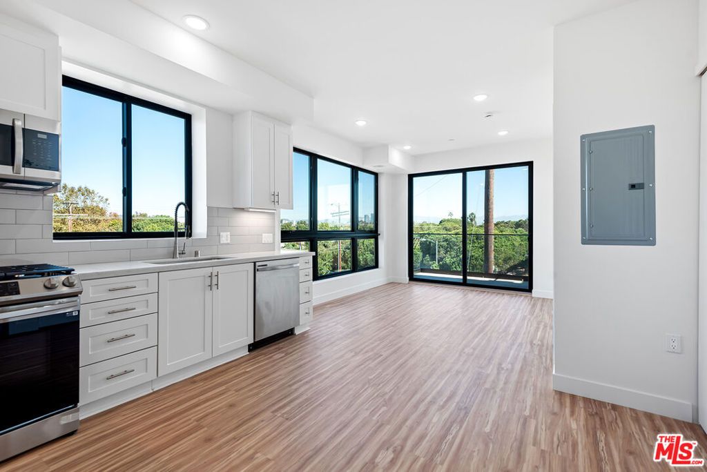 Photo of 11600 National Boulevard #201, Los Angeles, CA 90064 (MLS # 25485781)