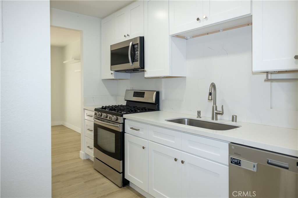 1010 Golden Springs Drive B