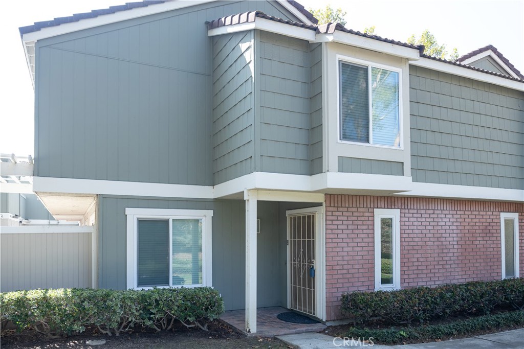 1010 Golden Springs Drive B