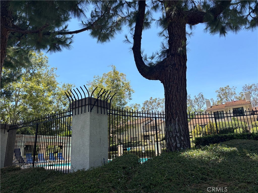 957 CREEKSIDE Drive