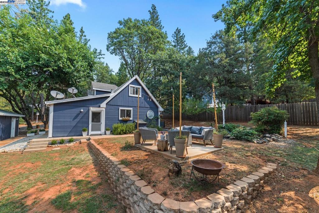 20140 Redwood Dr