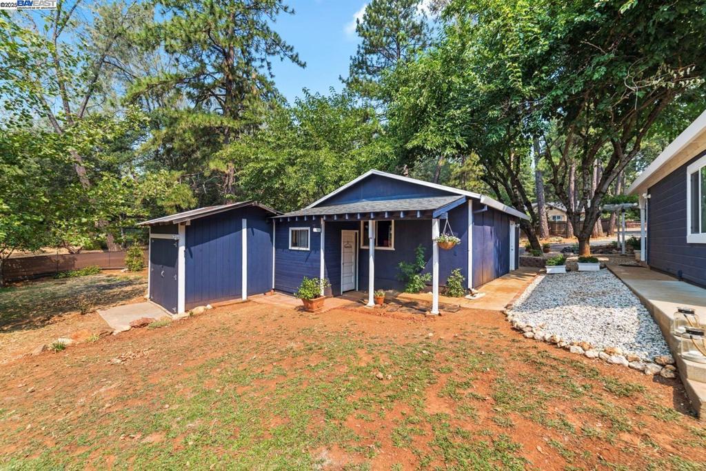20140 Redwood Dr