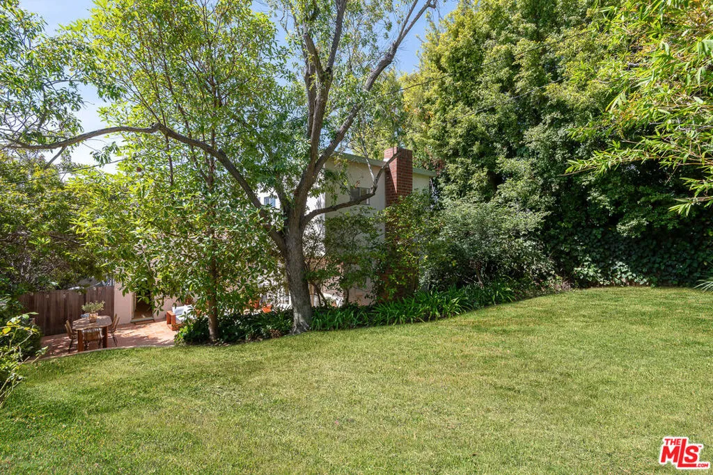 Los Angeles, California 90024, United States, 4 Bedrooms Bedrooms, ,2 BathroomsBathrooms,Residential,Active,213248