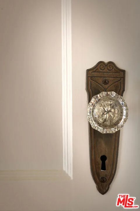 Los Angeles, California 90024, United States, 4 Bedrooms Bedrooms, ,2 BathroomsBathrooms,Residential,Active,213248