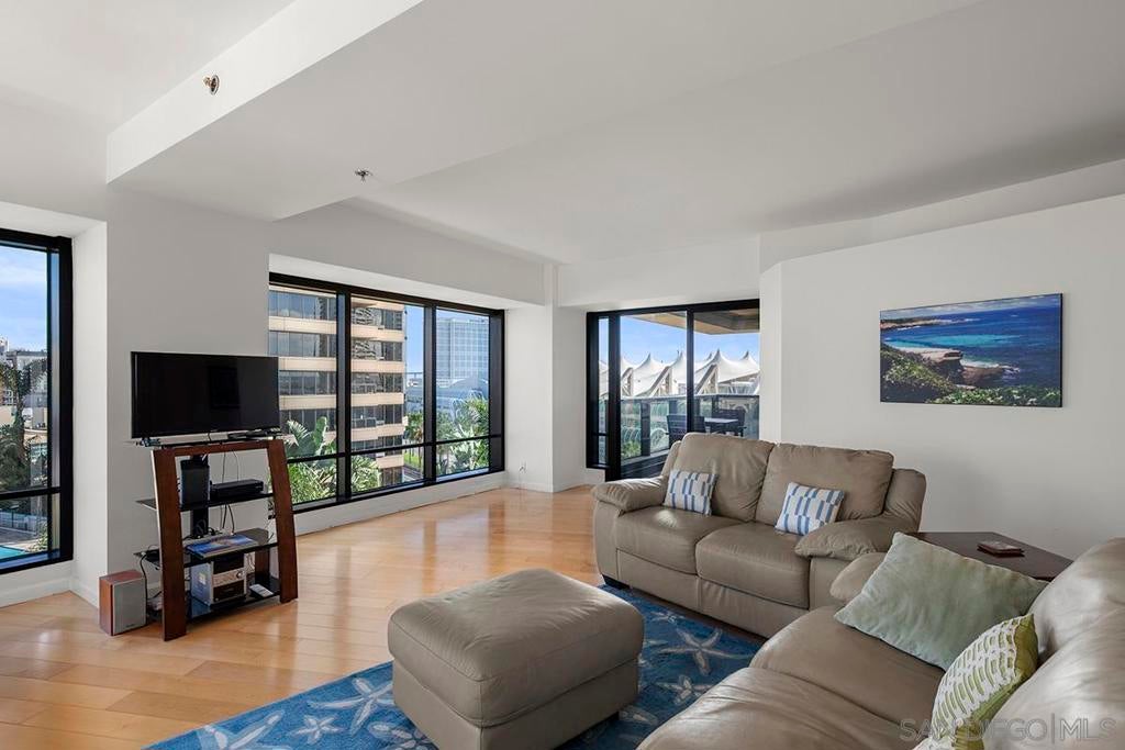100 Harbor Drive 906