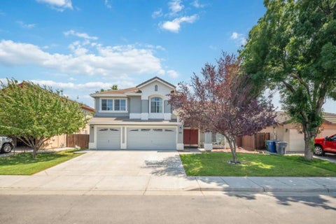 Photo of 1009 Garden Street, Los Banos, CA 93635 (MLS # ML82061506)