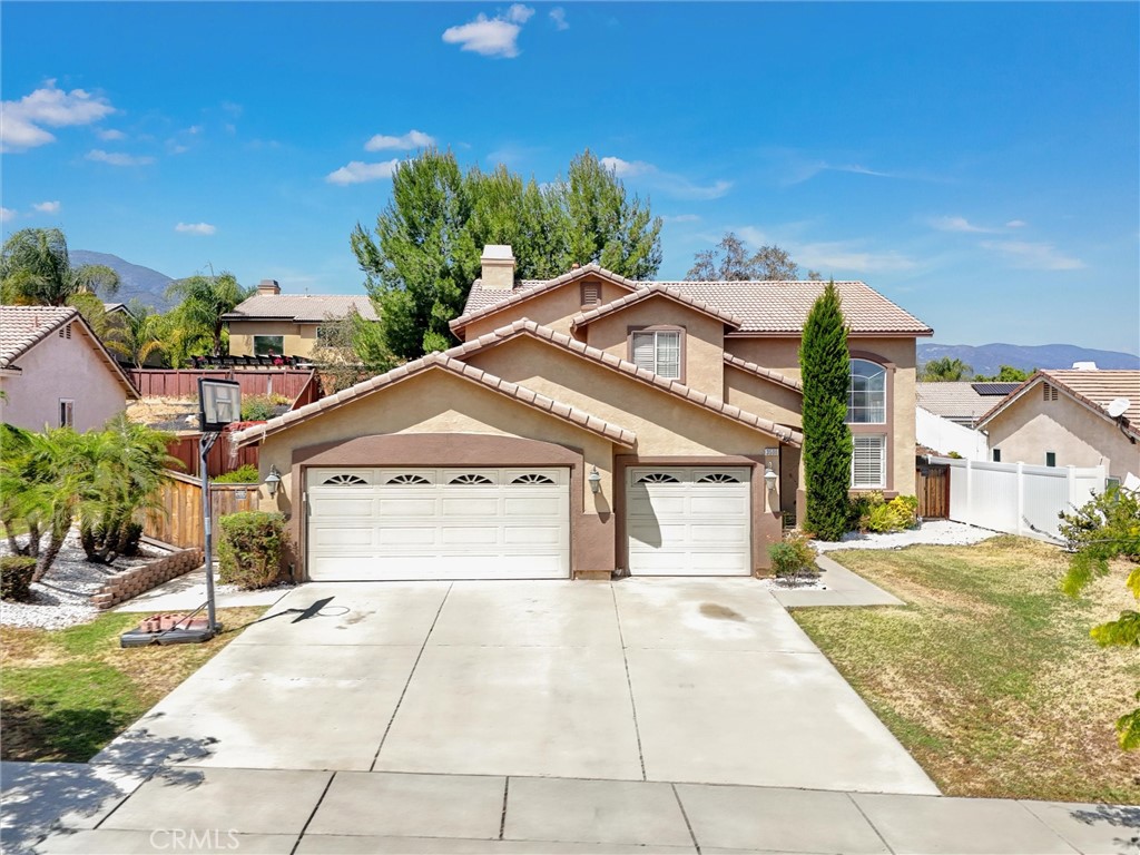 INCREDIBLE opportunity to turn this property into your dream home!! Must See! This 2,113 sqft home features 4 bedrooms and 3 bathrooms with a unique layout and huge 7,405 sqft lot. There is an attached 3 car garage with a large driveway. Home is well maintained but needs minor TLC consisting of new paint and flooring. Open kitchen to living room. Close to schools, freeway, and shops. Home has a great layout, ready for your personal touches & upgrades!
