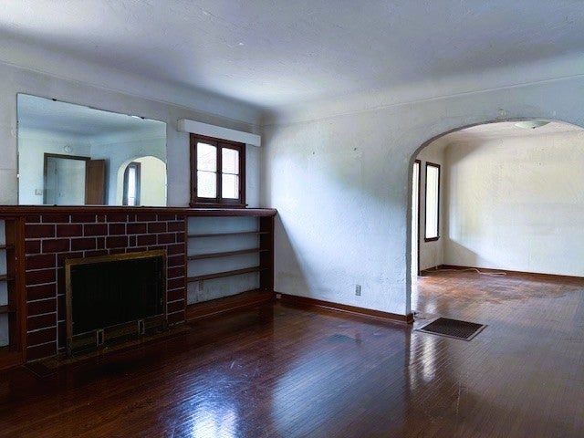 9432 S Hobart Boulevard, Los Angeles CA 90047