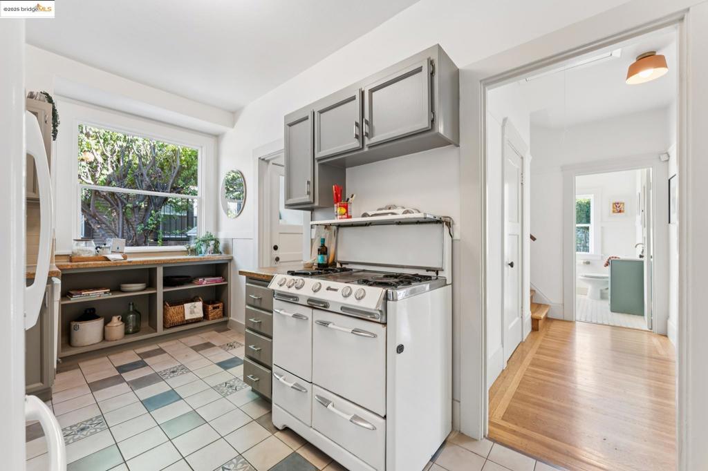 NORTH OAKLAND - Residential