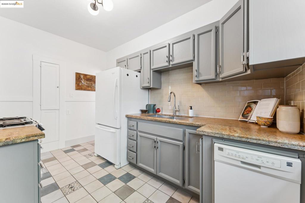 NORTH OAKLAND - Residential