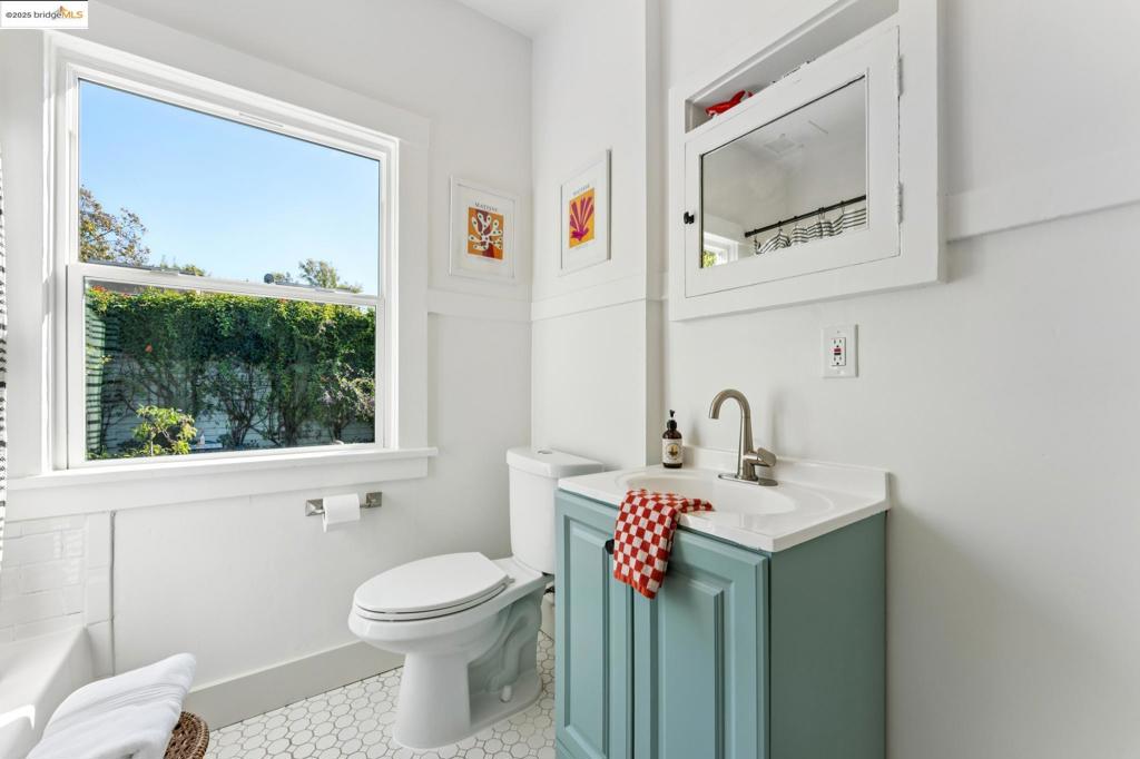 NORTH OAKLAND - Residential