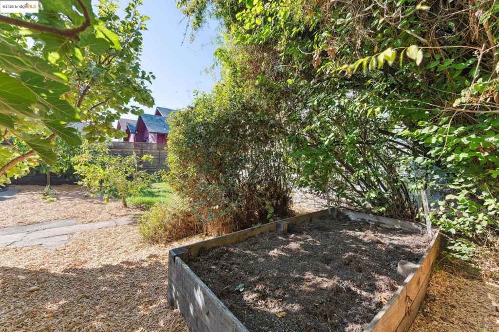 NORTH OAKLAND - Residential
