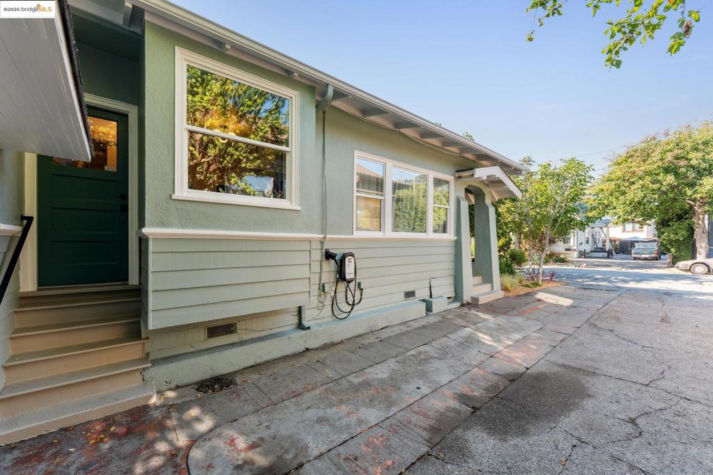 NORTH OAKLAND - Residential