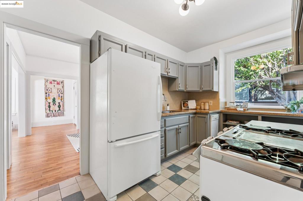 NORTH OAKLAND - Residential