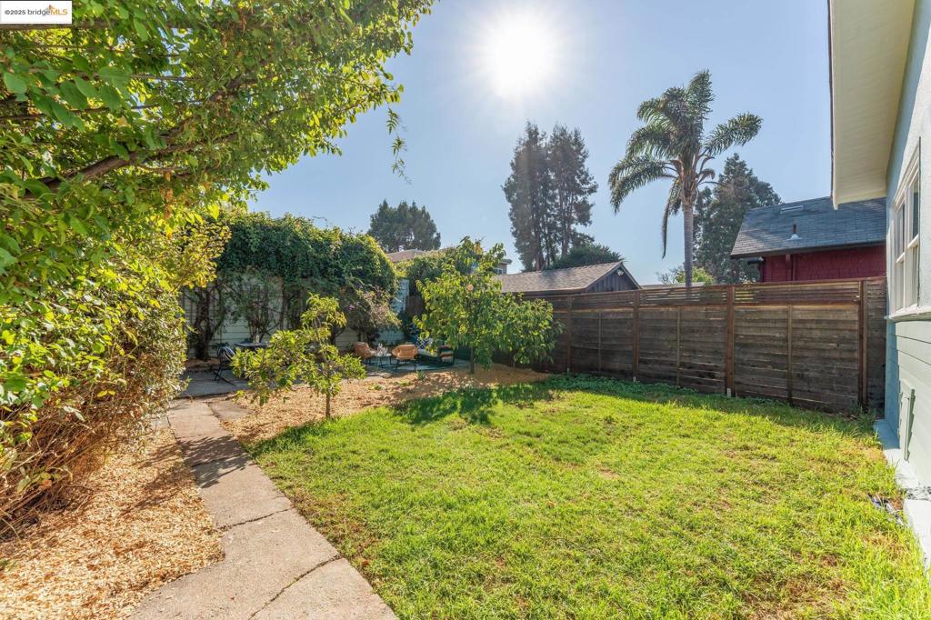 NORTH OAKLAND - Residential