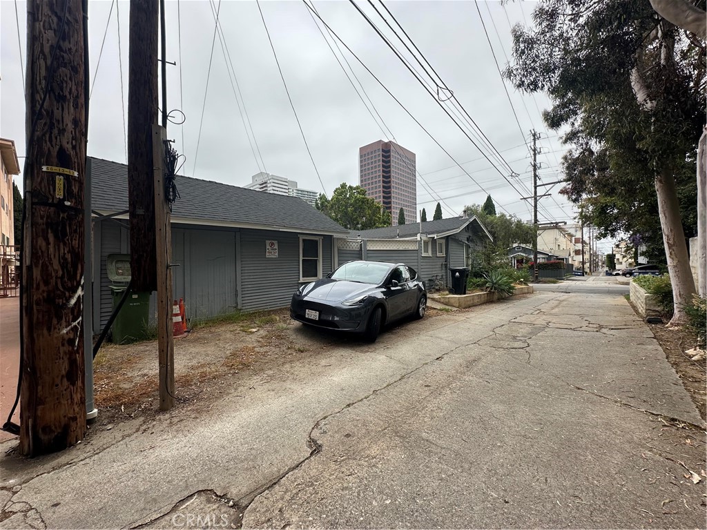 1116 S Barrington Avenue