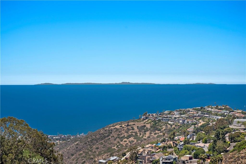 Photo of 3079 Cresta Way, Laguna Beach, CA 92651 (MLS # LG26037573)