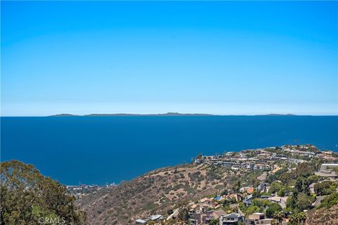 Photo of 3079 Cresta Way, Laguna Beach, CA 92651 (MLS # LG26037573)