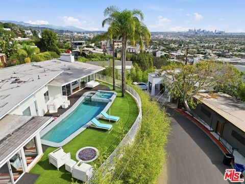 Photo of 8411 Hollywood Boulevard, Los Angeles, CA 90069 (MLS # 26644751)