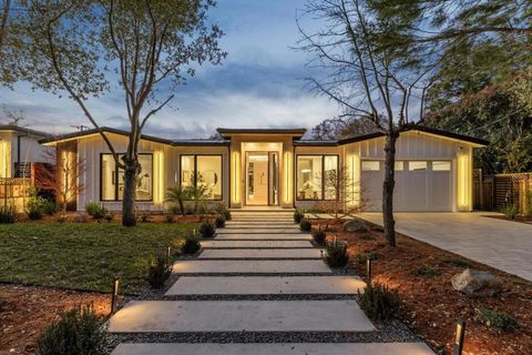 Photo of 14685 Horseshoe Drive, Saratoga, CA 95070 (MLS # ML82033320)