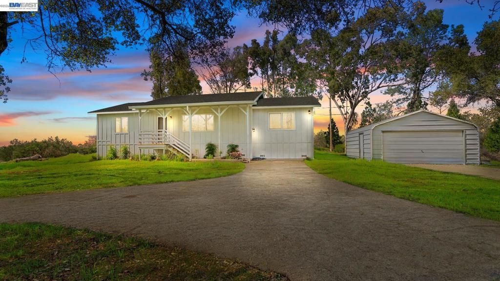 Photo of 3710 Lakeview Dr Dr, Shingle Springs, CA 95682 (MLS # 41116982)