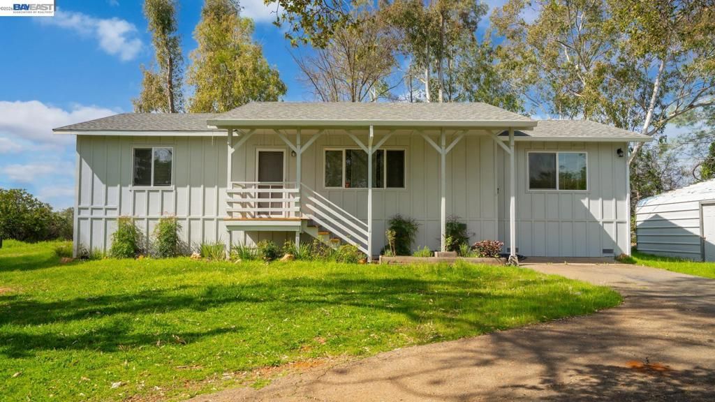 Photo of 3710 Lakeview Dr Dr, Shingle Springs, CA 95682 (MLS # 41116982)
