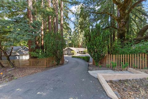 Photo of 13395 W Park Avenue, Boulder Creek, CA 95006 (MLS # ML82027015)