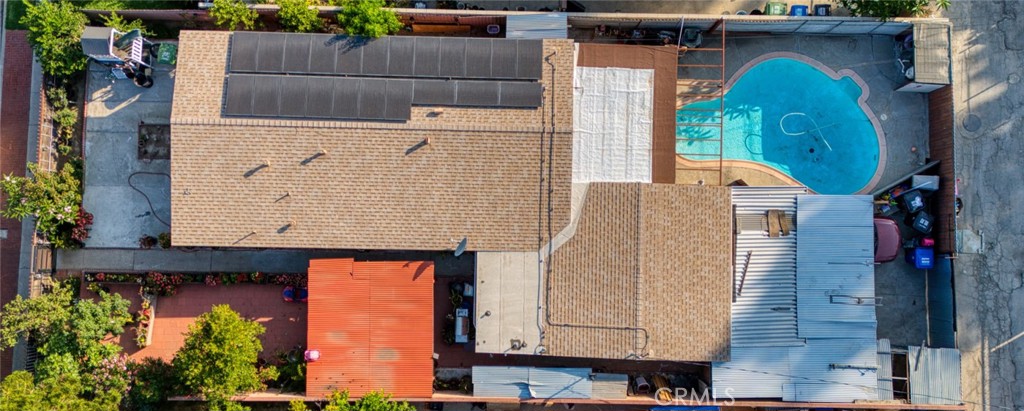 Nestled in the heart of Sylmar, 14901 Polk St offers a move-in-ready haven featuring 6 bedrooms and 3 bathrooms across 1,176?sq?ft of bright, inviting living space. Originally built in 1954, this well-maintained home boasts a thoughtful conversion of the 2-car garage into a self-contained living area with its own kitchen, bath, and two bedrooms—perfect for multigenerational living or rental income. The home sits on a 6,006?sq?ft lot and includes a spacious yard with a sparkling pool, ideal for relaxing or entertaining. Recent updates include fresh paint, well-kept landscaping, and a fully paid solar system—a valuable upgrade for energy savings and peace of mind.
Opportunities like this don’t come often—especially in such a desirable Sylmar neighborhood. Whether you're looking for a flexible floor plan, investment potential, or simply a great home with room to grow, this one checks all the boxes. Don’t wait—schedule your private tour today before it’s gone! Paid off solar, in ground pool.