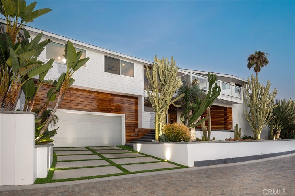 2 Camel Point DR