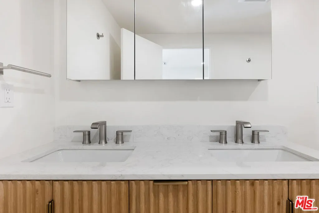 Cypress, California 90630, United States, 3 Bedrooms Bedrooms, ,3 BathroomsBathrooms,Residential,Active,239252