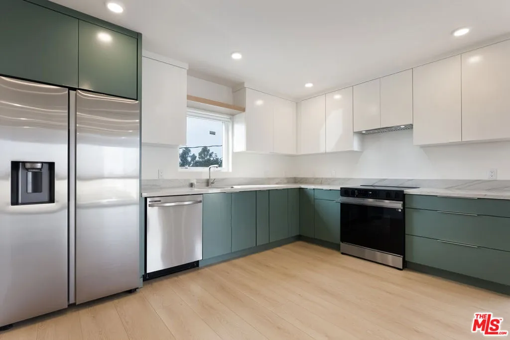 Cypress, California 90630, United States, 3 Bedrooms Bedrooms, ,3 BathroomsBathrooms,Residential,Active,239252