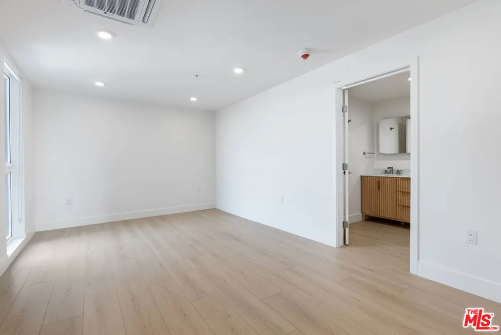 Cypress, California 90630, United States, 3 Bedrooms Bedrooms, ,3 BathroomsBathrooms,Residential,Active,239252