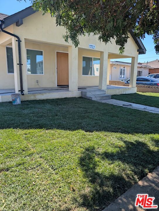 1722 W 120th Street