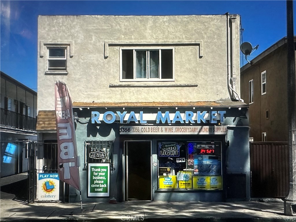 Currently Mini Market downstairs with upstairs apartment. Beer and Wine connivence store serving the area since 1928. Current the business is set up as a convince store however has lots of possibilities. This sale is for the Property Only. The two bedroom and one bathroom apartment on top level.