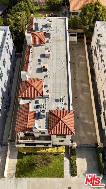 Properties 1 5014 Whitsett Avenue